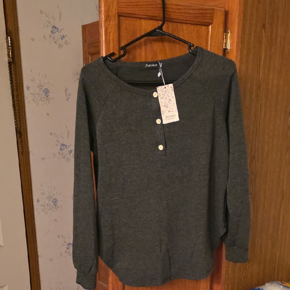 Women's Gray Long Sleeve Top NWT